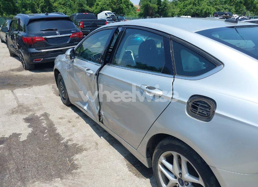 Photo 17 of 2015 Ford Fusion SE (VIN 3FA6P0H7XFR190394)