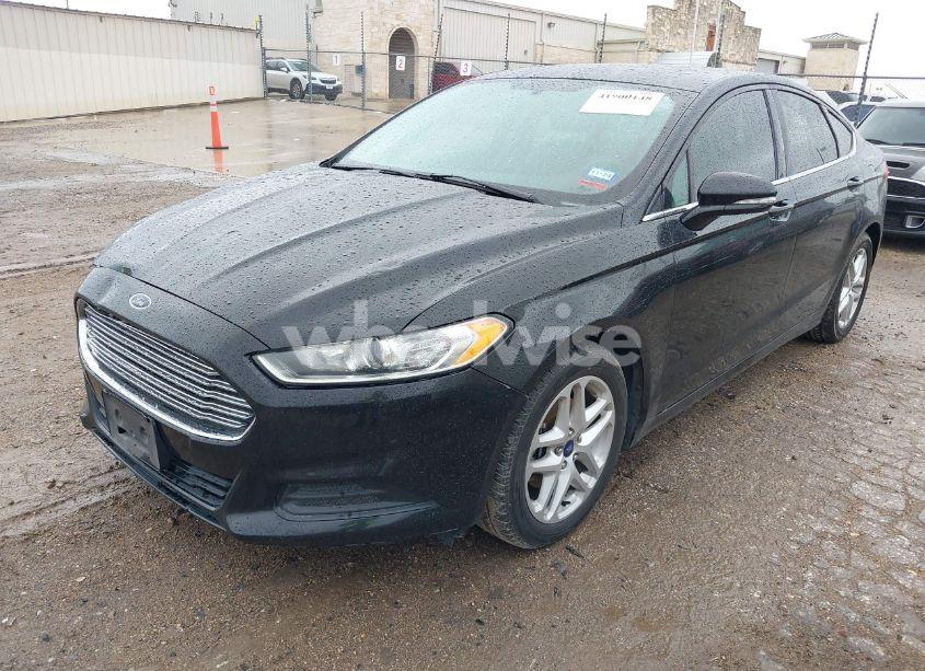 Photo 2 of 2015 Ford Fusion SE (VIN 3FA6P0H7XFR193537)