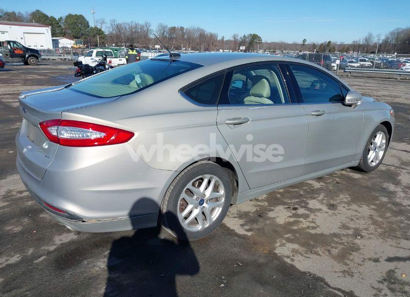 Photo 4 of 2015 Ford Fusion SE (VIN 3FA6P0H7XFR228786)