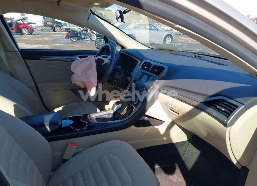 Photo 5 of 2015 Ford Fusion SE (VIN 3FA6P0H7XFR228786)