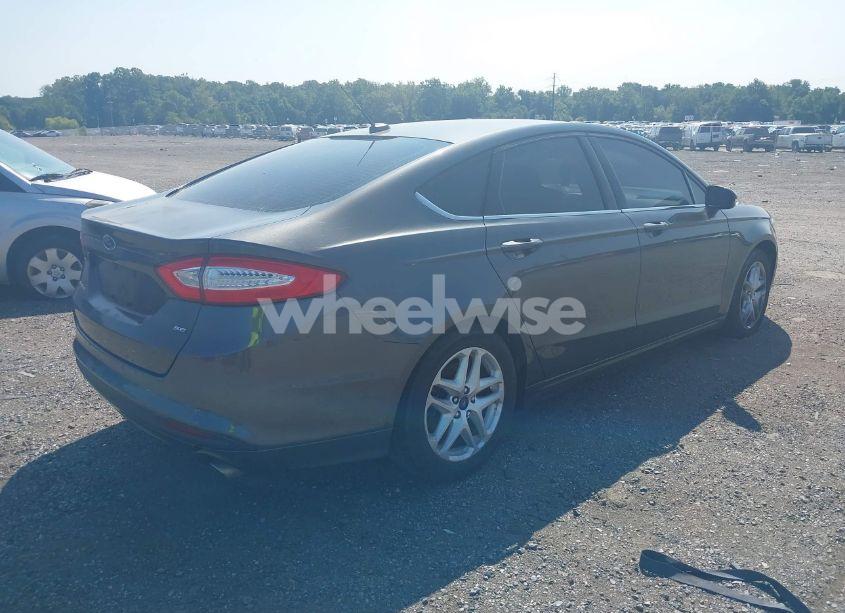 Photo 4 of 2015 Ford Fusion SE (VIN 3FA6P0H7XFR260962)