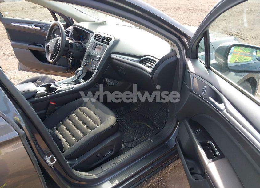 Photo 5 of 2015 Ford Fusion SE (VIN 3FA6P0H7XFR278166)