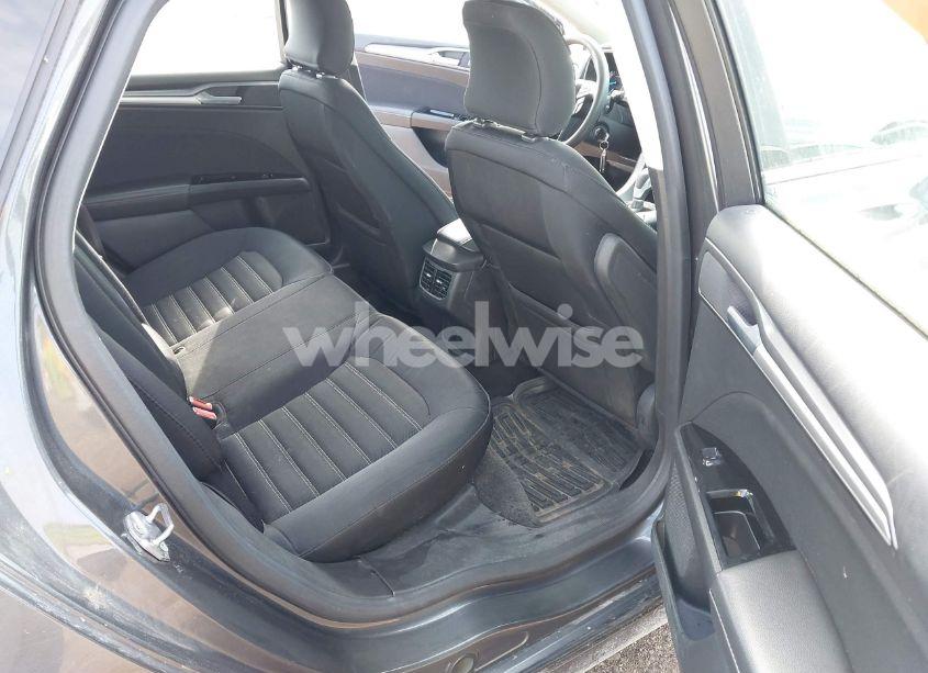 Photo 8 of 2015 Ford Fusion SE (VIN 3FA6P0H7XFR278166)