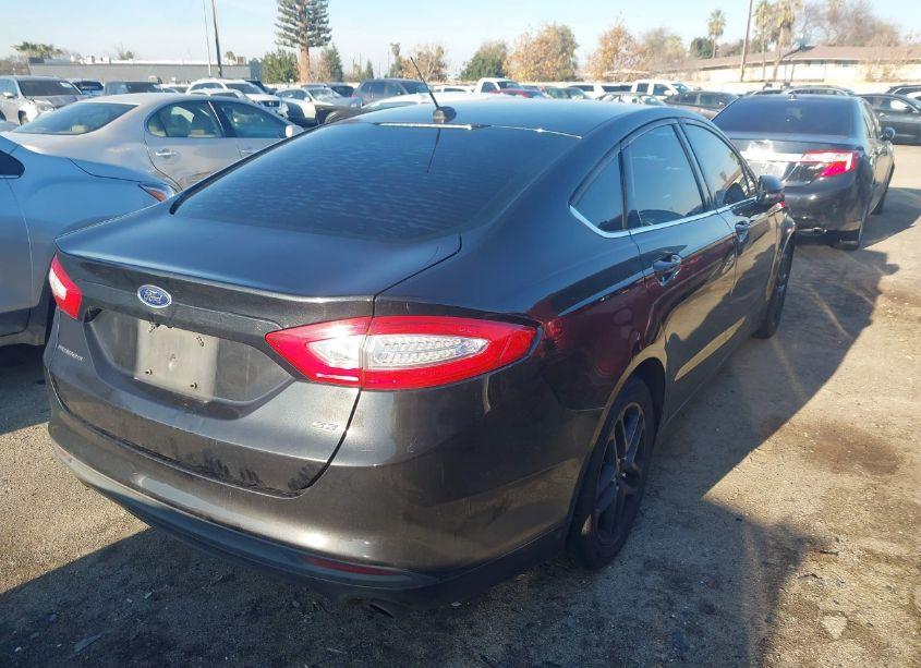Photo 4 of 2015 Ford Fusion SE (VIN 3FA6P0H7XFR290625)