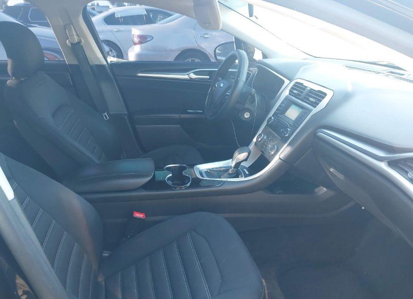 Photo 5 of 2015 Ford Fusion SE (VIN 3FA6P0H7XFR290625)