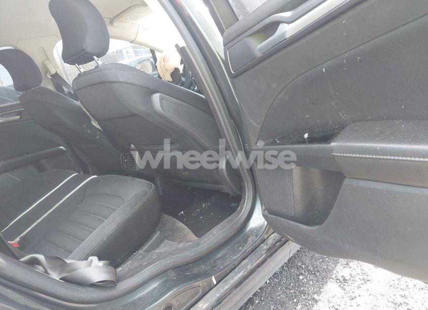 Photo 8 of 2015 Ford Fusion SE (VIN 3FA6P0H7XFR303387)