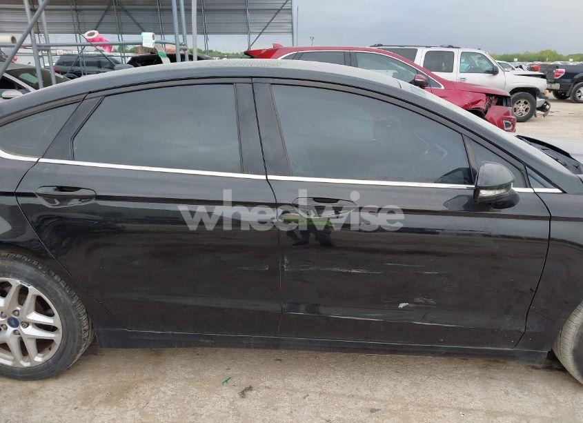 Photo 13 of 2016 Ford Fusion SE (VIN 3FA6P0H7XGR117169)