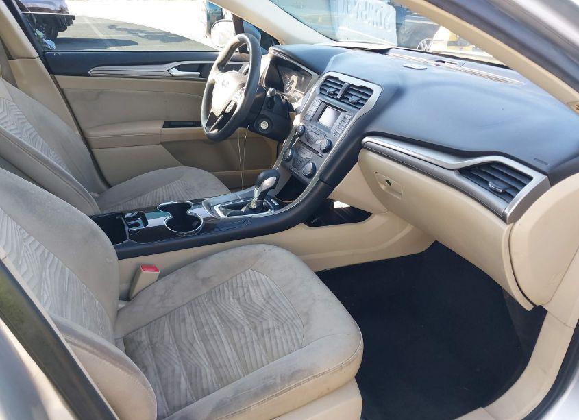 Photo 5 of 2016 Ford Fusion SE (VIN 3FA6P0H7XGR119908)