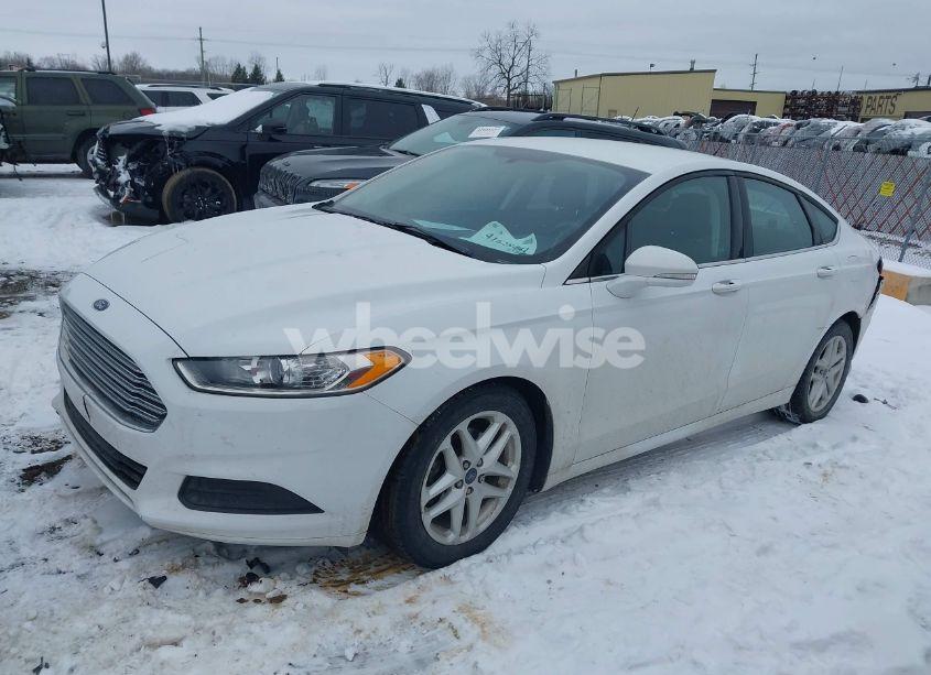 Photo 2 of 2016 Ford Fusion SE (VIN 3FA6P0H7XGR171815)