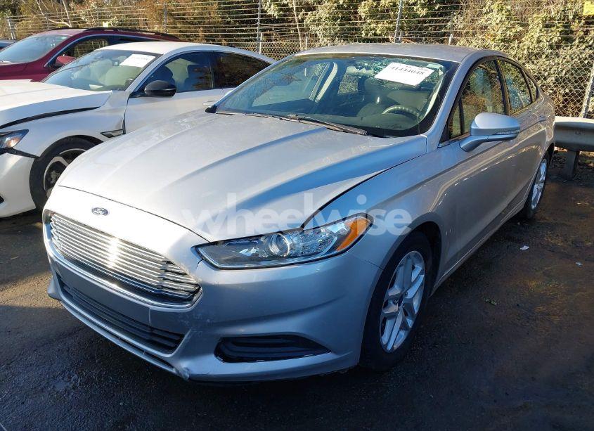 Photo 2 of 2016 Ford Fusion SE (VIN 3FA6P0H7XGR176870)