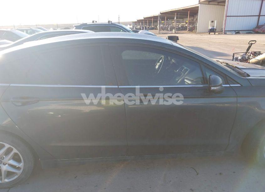 Photo 13 of 2016 Ford Fusion SE (VIN 3FA6P0H7XGR176979)