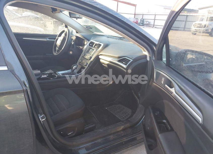 Photo 5 of 2016 Ford Fusion SE (VIN 3FA6P0H7XGR176979)