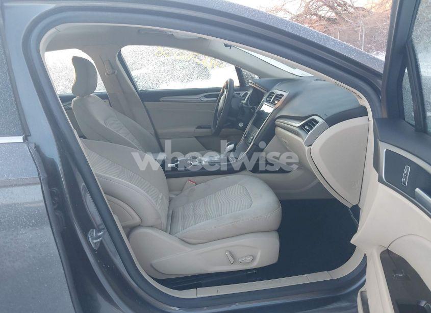 Photo 5 of 2016 Ford Fusion SE (VIN 3FA6P0H7XGR177291)