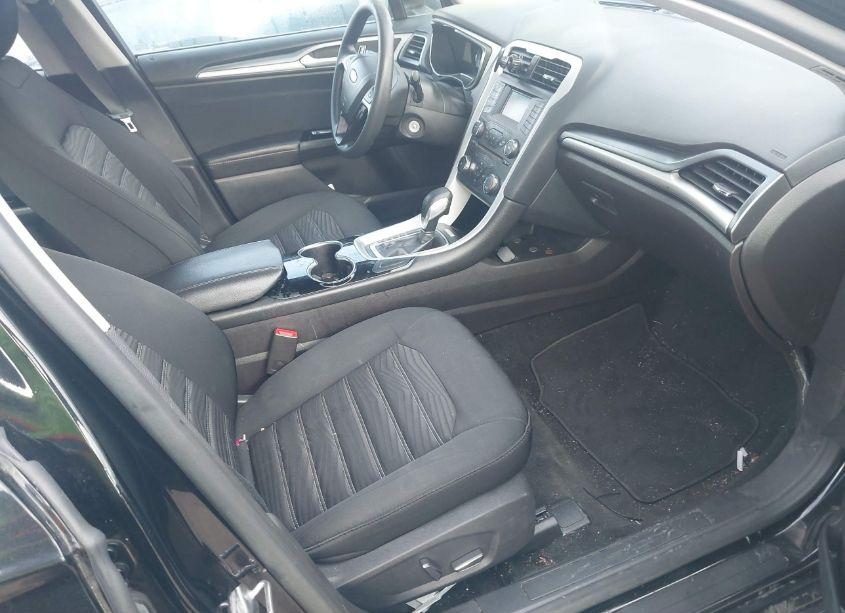 Photo 5 of 2016 Ford Fusion SE (VIN 3FA6P0H7XGR203565)