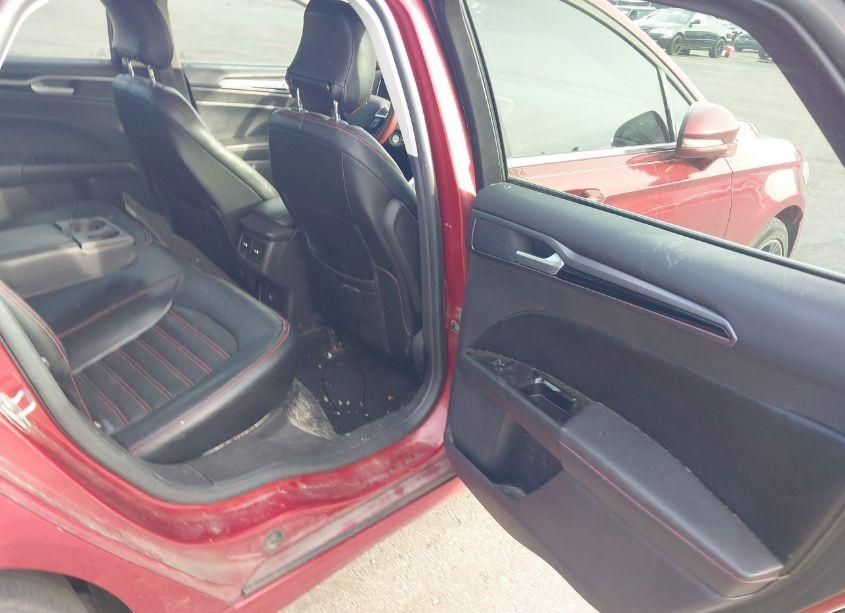 Photo 8 of 2016 Ford Fusion SE (VIN 3FA6P0H7XGR210581)