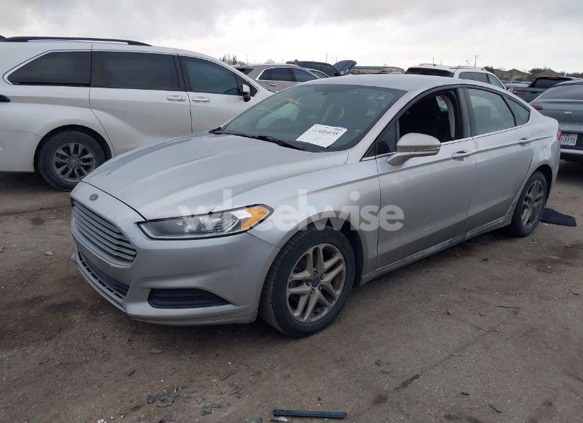 Photo 2 of 2016 Ford Fusion SE (VIN 3FA6P0H7XGR233729)