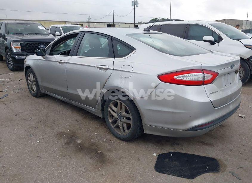 Photo 3 of 2016 Ford Fusion SE (VIN 3FA6P0H7XGR233729)