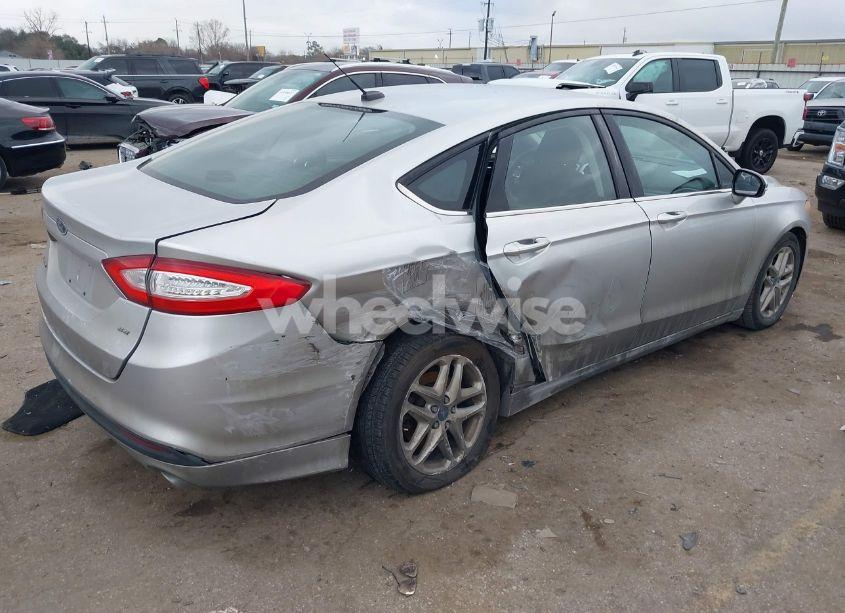 Photo 4 of 2016 Ford Fusion SE (VIN 3FA6P0H7XGR233729)