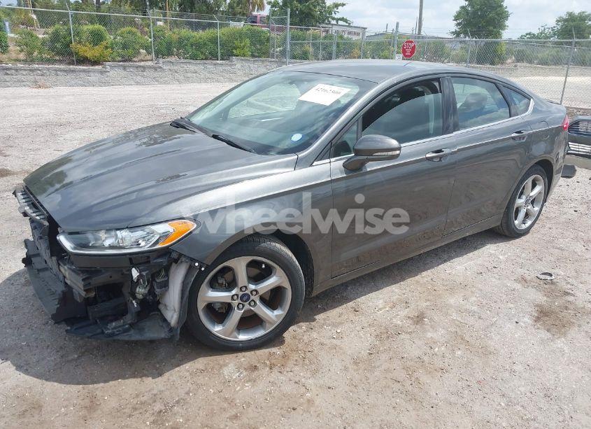 Photo 2 of 2016 Ford Fusion SE (VIN 3FA6P0H7XGR237912)