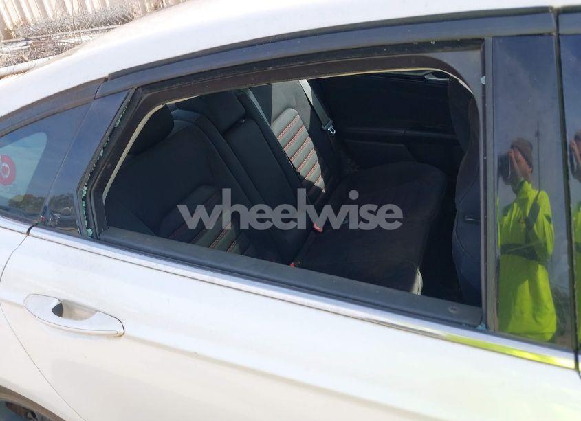 Photo 18 of 2016 Ford Fusion SE (VIN 3FA6P0H7XGR242608)