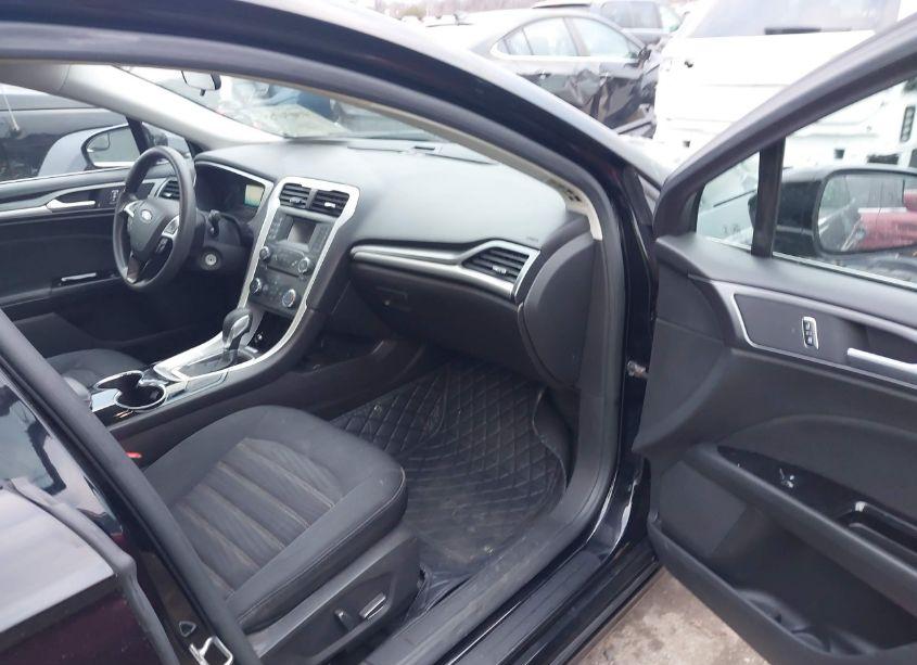 Photo 5 of 2016 Ford Fusion SE (VIN 3FA6P0H7XGR252622)