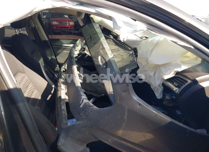 Photo 5 of 2016 Ford Fusion SE (VIN 3FA6P0H7XGR261353)