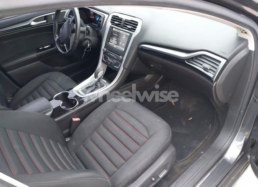 Photo 5 of 2016 Ford Fusion SE (VIN 3FA6P0H7XGR297866)