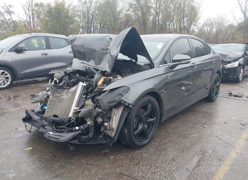 Photo 2 of 2016 Ford Fusion SE (VIN 3FA6P0H7XGR327867)