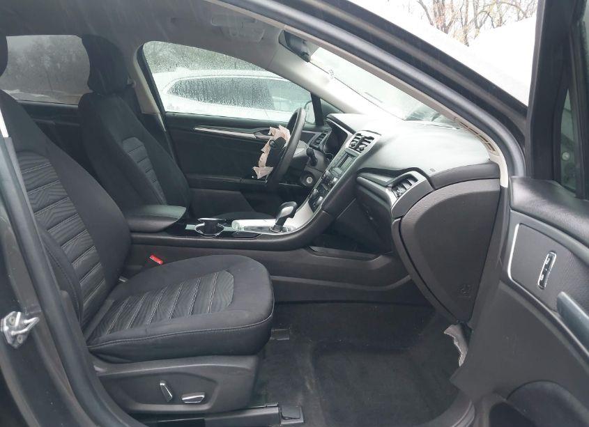 Photo 5 of 2016 Ford Fusion SE (VIN 3FA6P0H7XGR327867)