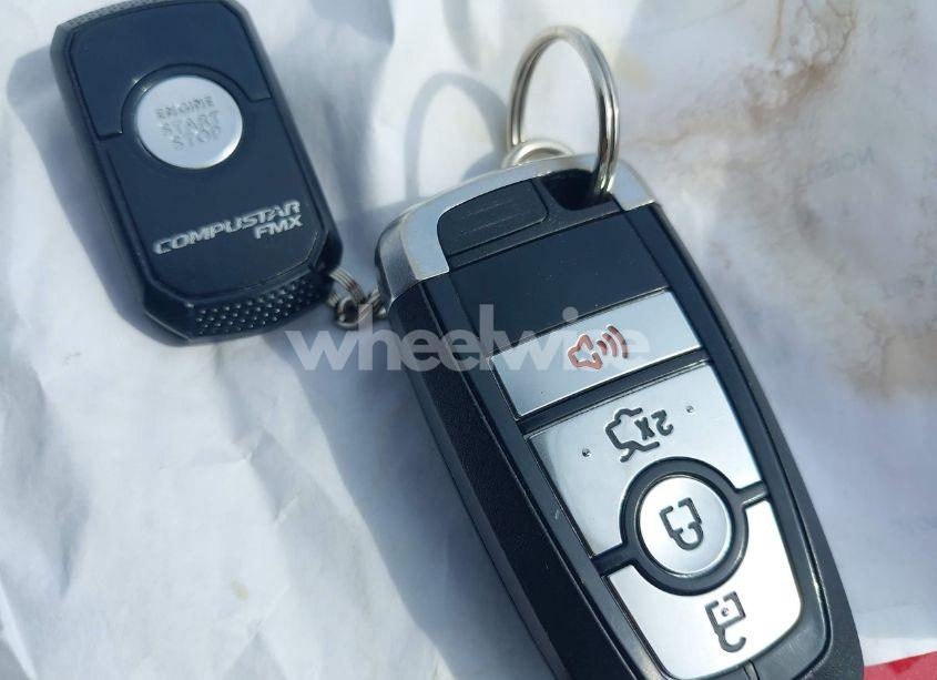 Photo 11 of 2017 Ford Fusion SE (VIN 3FA6P0H7XHR104696)