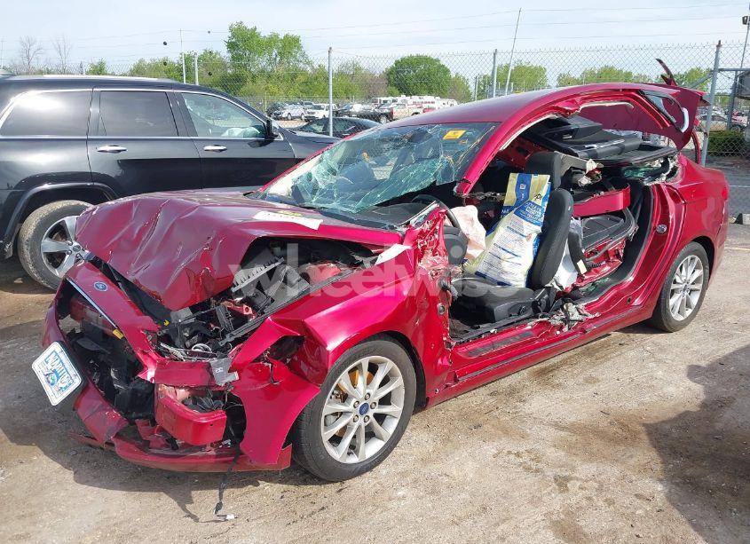 Photo 2 of 2017 Ford Fusion SE (VIN 3FA6P0H7XHR104696)