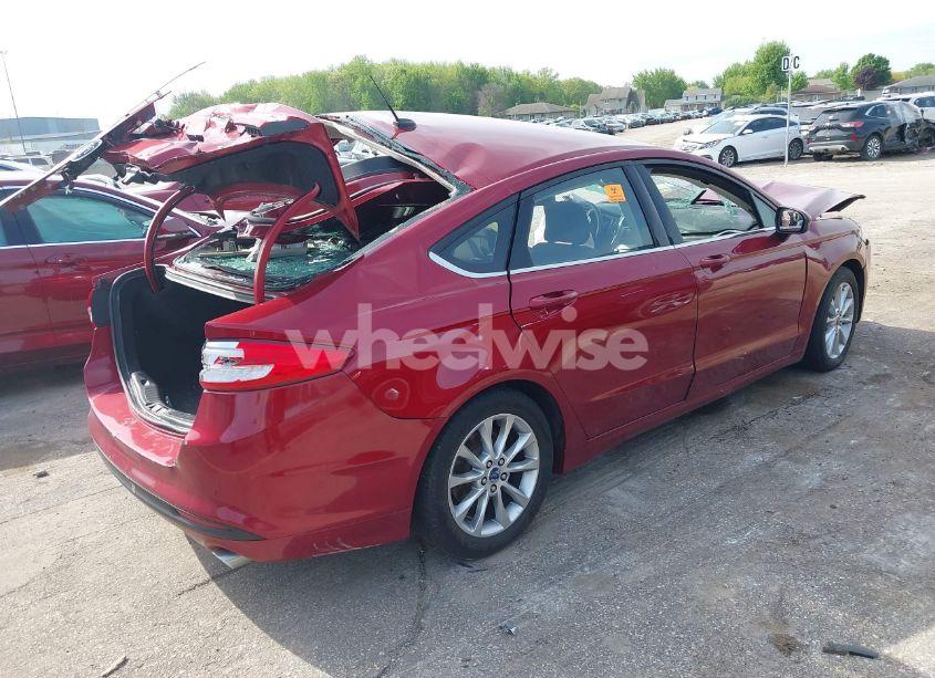 Photo 4 of 2017 Ford Fusion SE (VIN 3FA6P0H7XHR104696)
