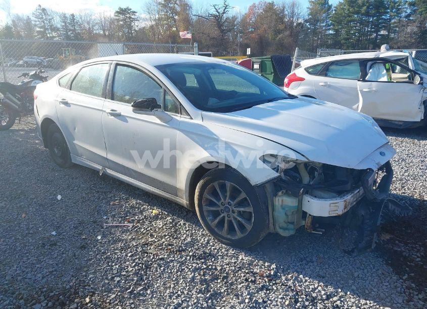 2017 Ford Fusion SE (VIN 3FA6P0H7XHR107209) main photo