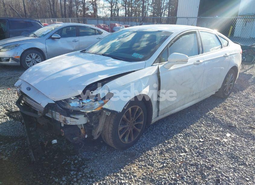 Photo 2 of 2017 Ford Fusion SE (VIN 3FA6P0H7XHR107209)