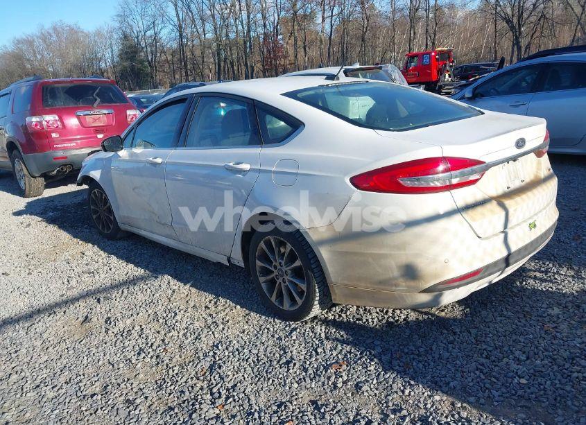 Photo 3 of 2017 Ford Fusion SE (VIN 3FA6P0H7XHR107209)