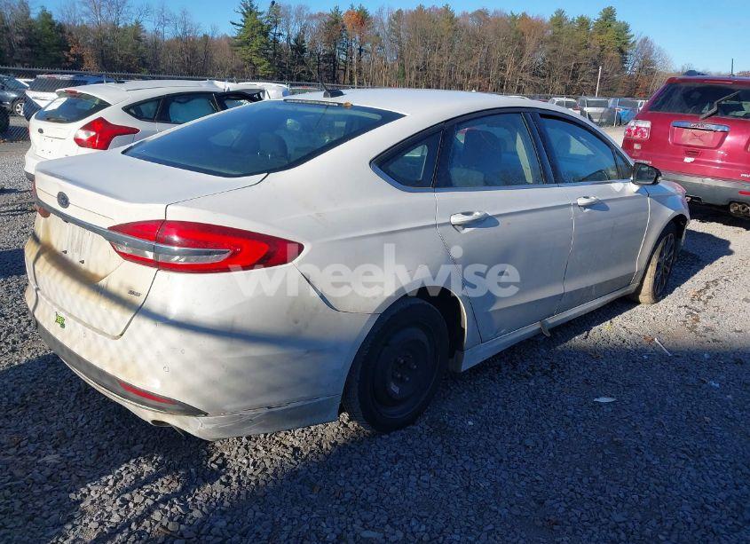 Photo 4 of 2017 Ford Fusion SE (VIN 3FA6P0H7XHR107209)