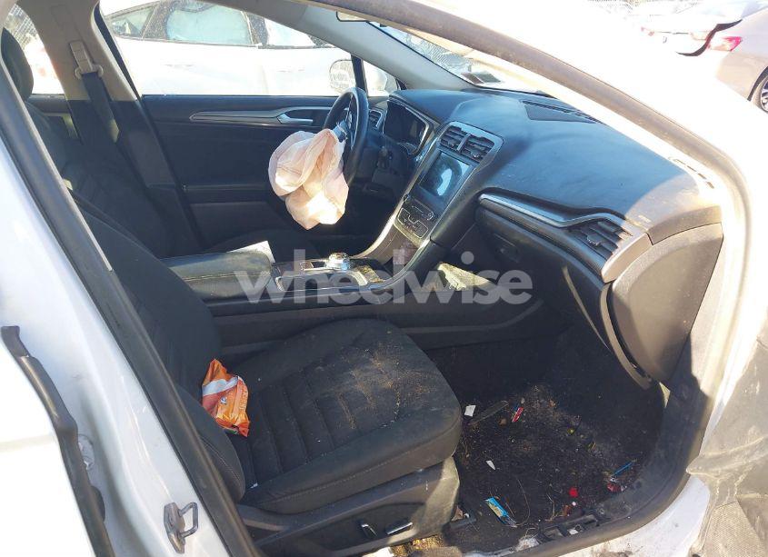 Photo 5 of 2017 Ford Fusion SE (VIN 3FA6P0H7XHR107209)