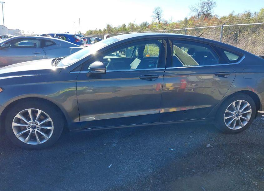 Photo 15 of 2017 Ford Fusion SE (VIN 3FA6P0H7XHR109297)