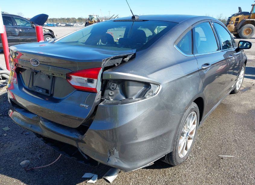 Photo 4 of 2017 Ford Fusion SE (VIN 3FA6P0H7XHR109297)