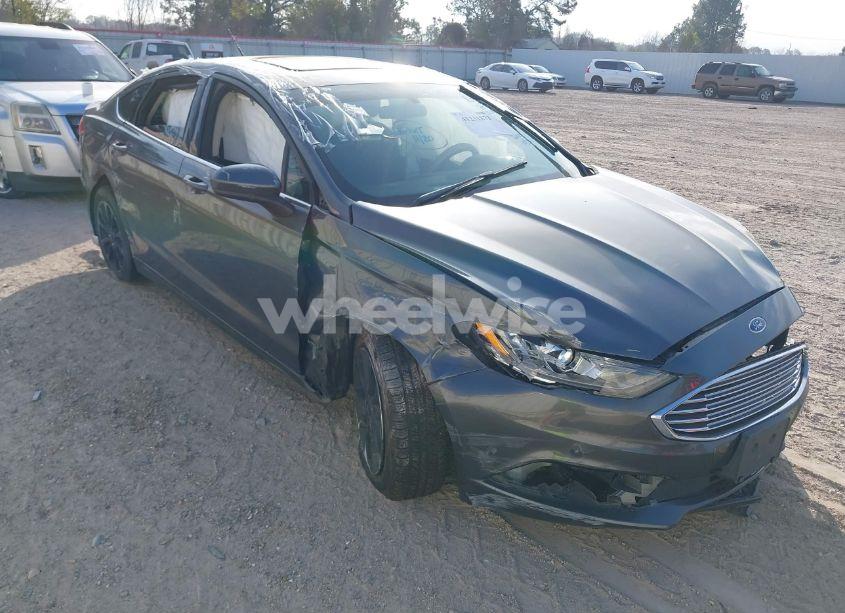 2017 Ford Fusion SE (VIN 3FA6P0H7XHR142008) main photo