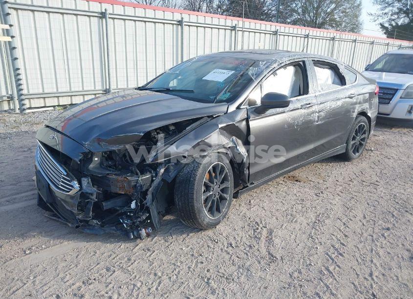 Photo 2 of 2017 Ford Fusion SE (VIN 3FA6P0H7XHR142008)