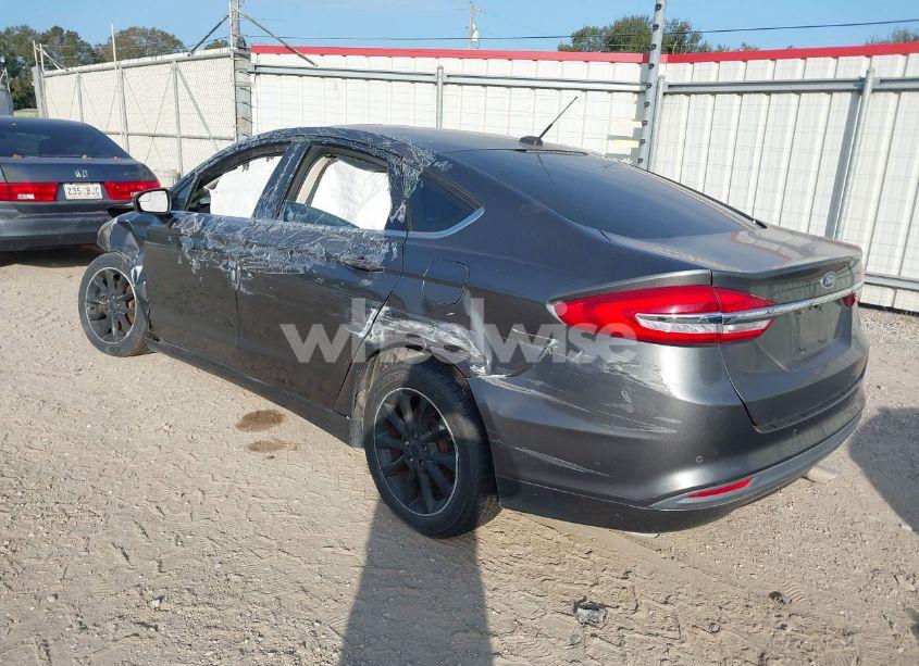 Photo 3 of 2017 Ford Fusion SE (VIN 3FA6P0H7XHR142008)