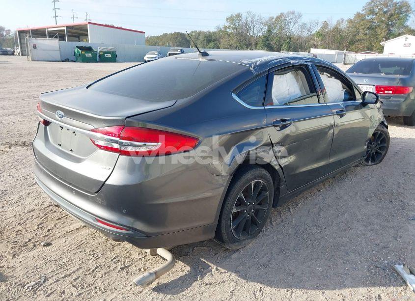 Photo 4 of 2017 Ford Fusion SE (VIN 3FA6P0H7XHR142008)