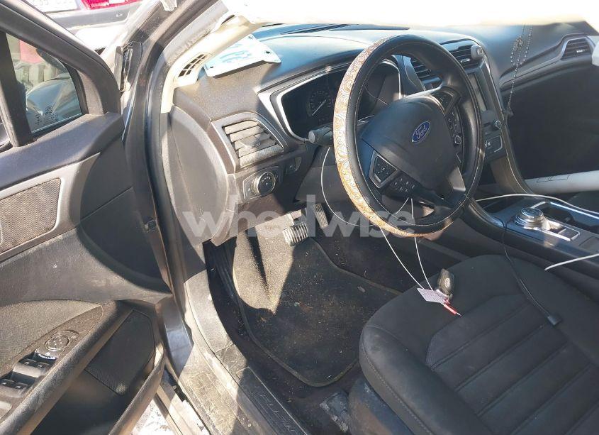 Photo 5 of 2017 Ford Fusion SE (VIN 3FA6P0H7XHR142008)