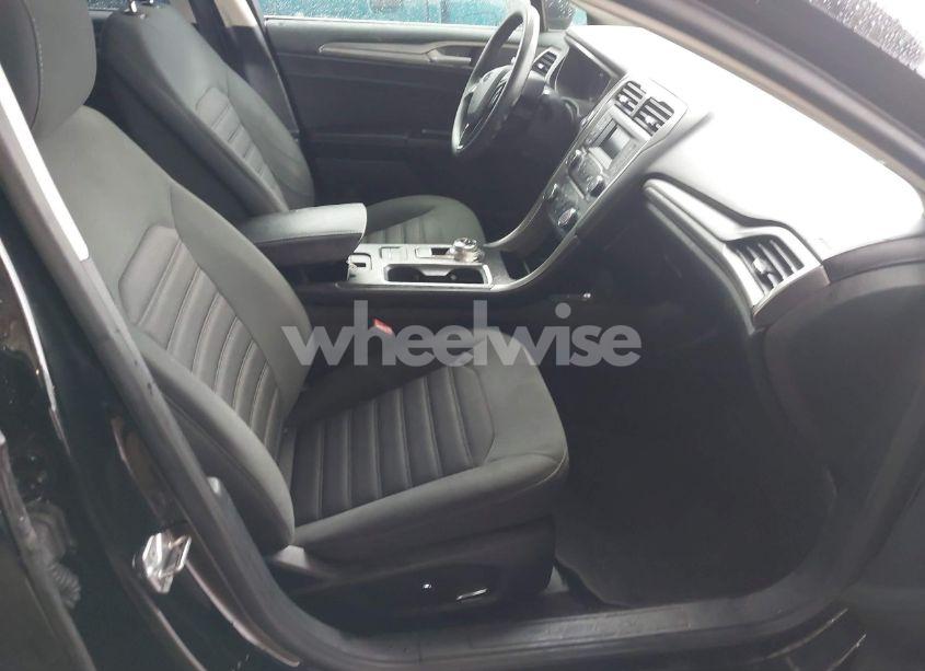 Photo 5 of 2017 Ford Fusion SE (VIN 3FA6P0H7XHR171590)