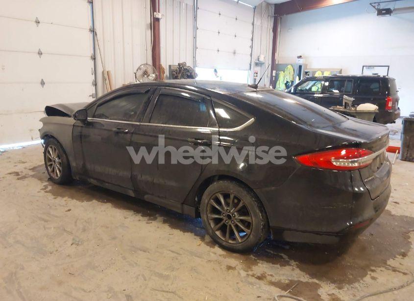 Photo 3 of 2017 Ford Fusion SE (VIN 3FA6P0H7XHR171654)