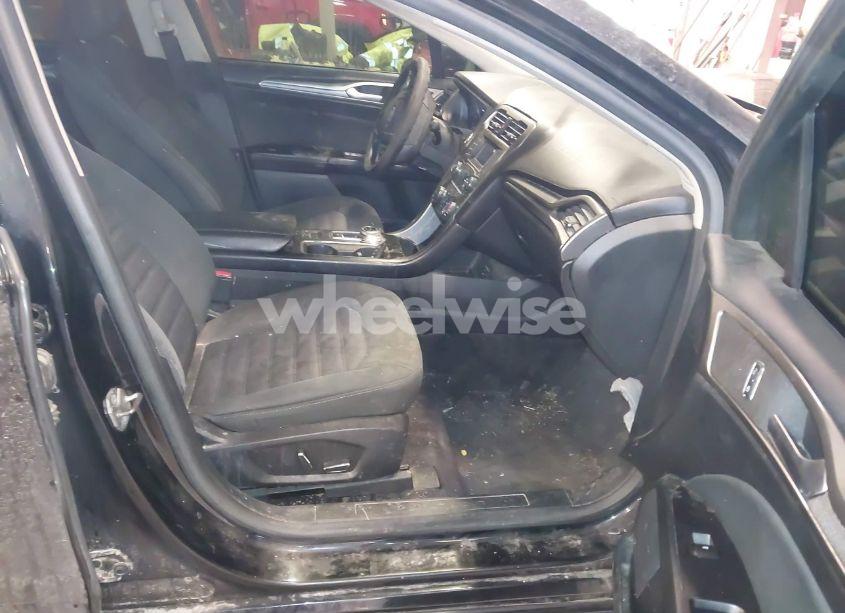 Photo 5 of 2017 Ford Fusion SE (VIN 3FA6P0H7XHR171654)