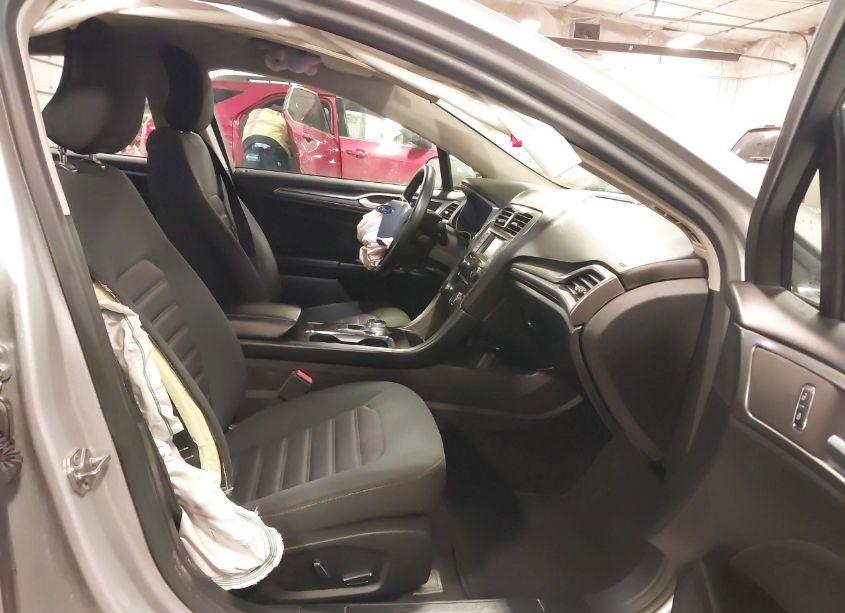 Photo 5 of 2017 Ford Fusion SE (VIN 3FA6P0H7XHR187241)