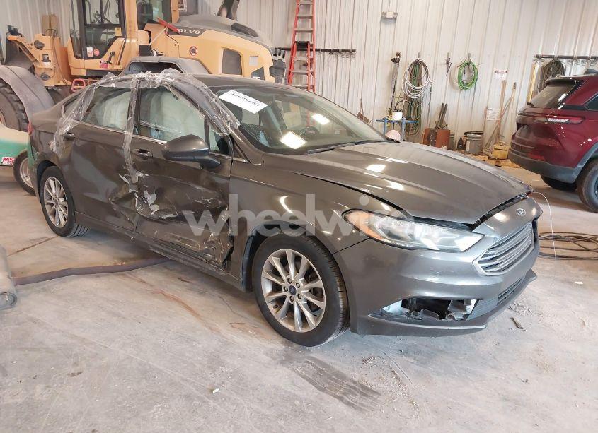 2017 Ford Fusion SE (VIN 3FA6P0H7XHR251469) main photo