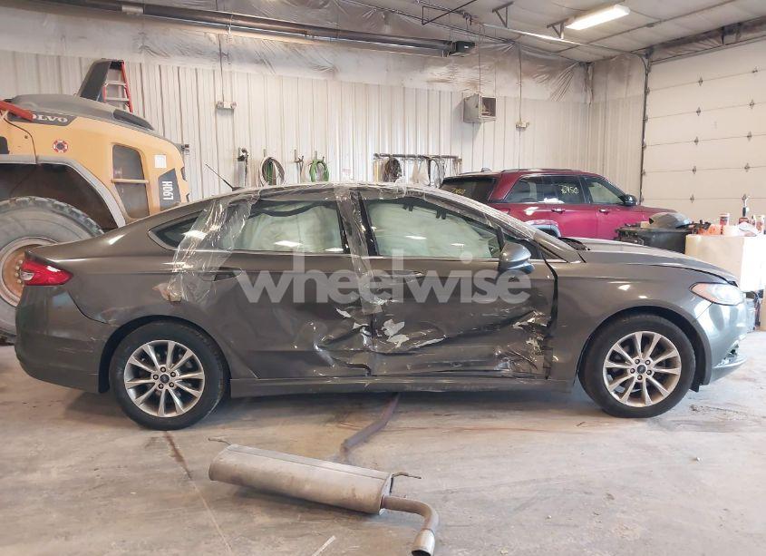 Photo 13 of 2017 Ford Fusion SE (VIN 3FA6P0H7XHR251469)